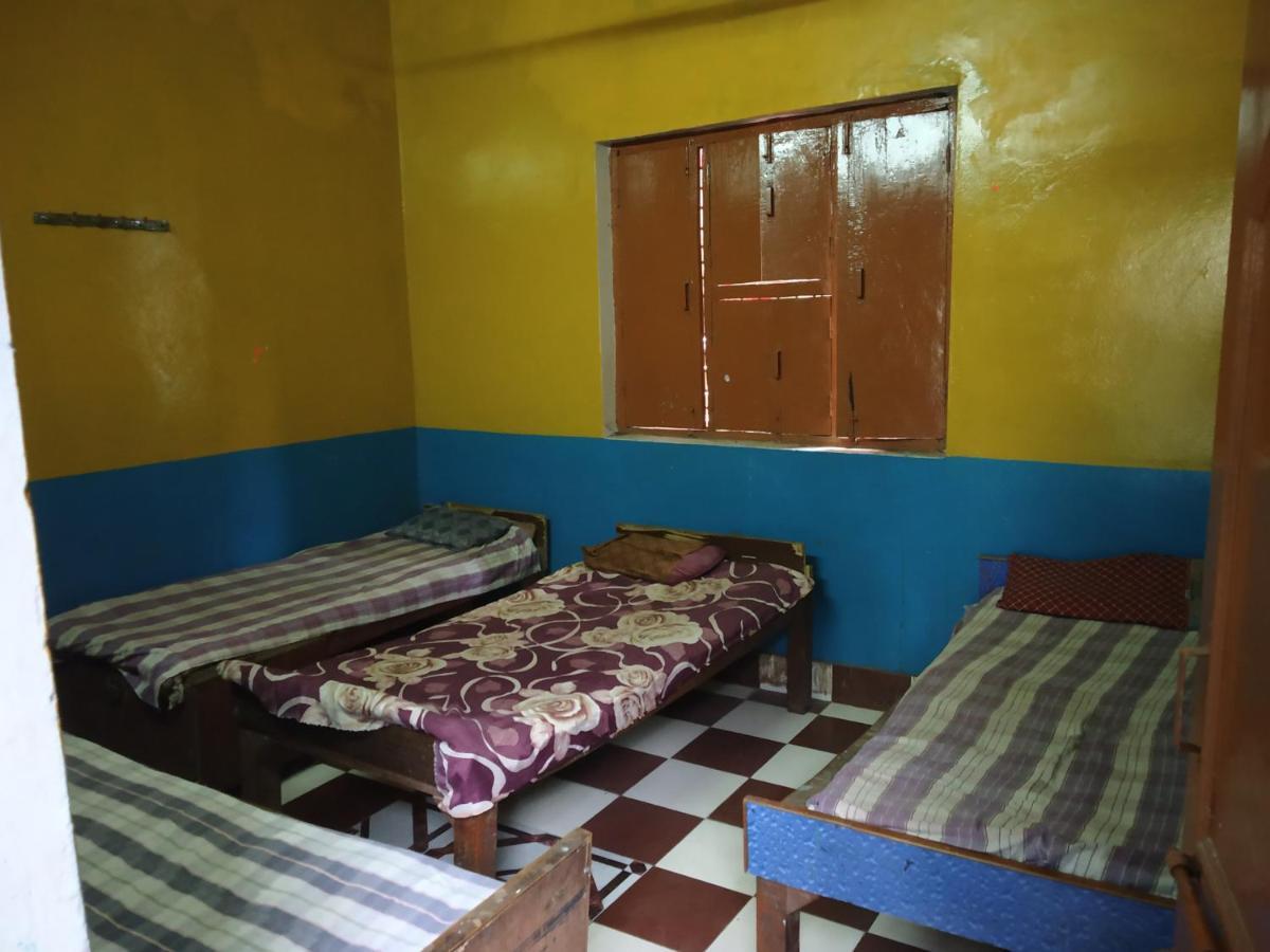 Hotel Yatri Niwas Bénarès Extérieur photo