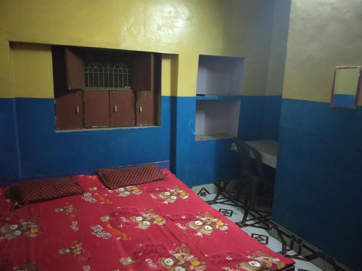 Hotel Yatri Niwas Bénarès Extérieur photo