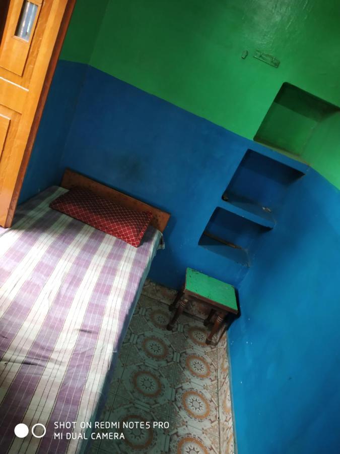 Hotel Yatri Niwas Bénarès Extérieur photo