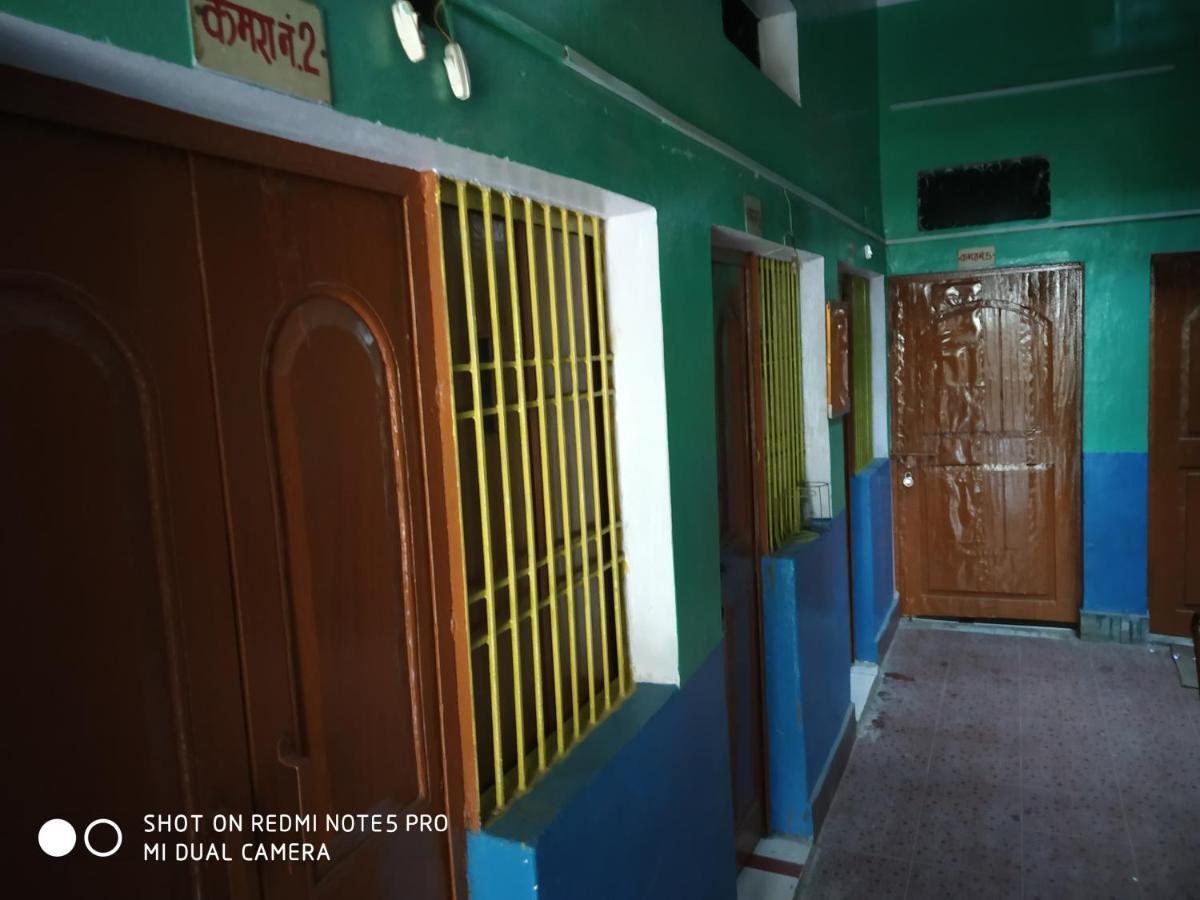 Hotel Yatri Niwas Bénarès Extérieur photo