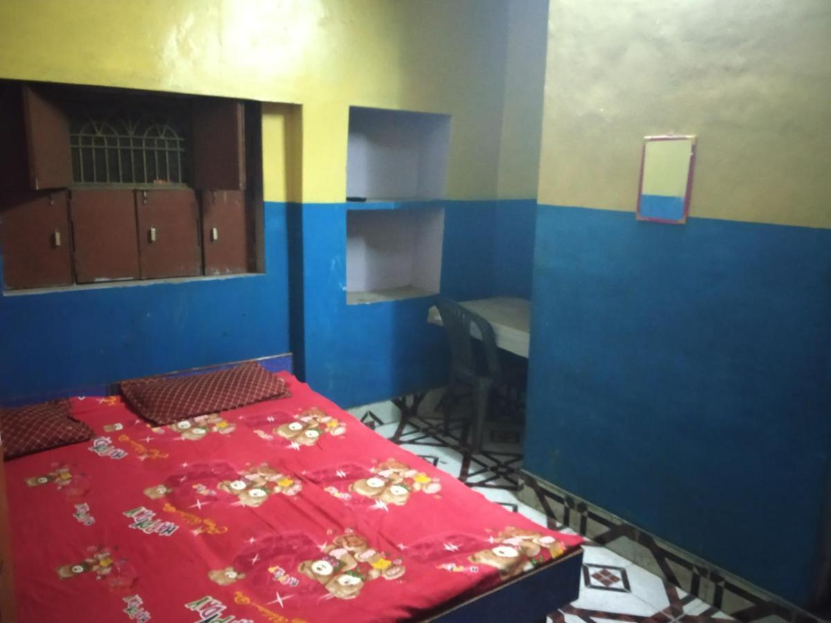 Hotel Yatri Niwas Bénarès Extérieur photo